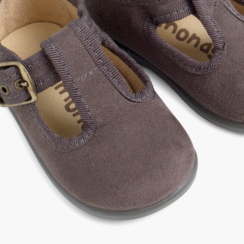 gallerys/659f58b2484a2/0237 GRIS 6.jpg